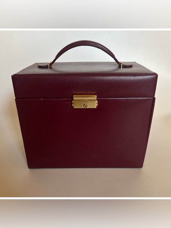 WOLF Handbags - Rare~Vintage WOLF Leather Jewelry Box ~Handbag ~ in Royal Red